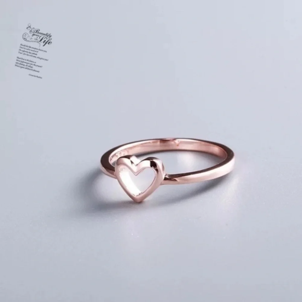 3/$30 ❤️ Rose Gold Heart Ring